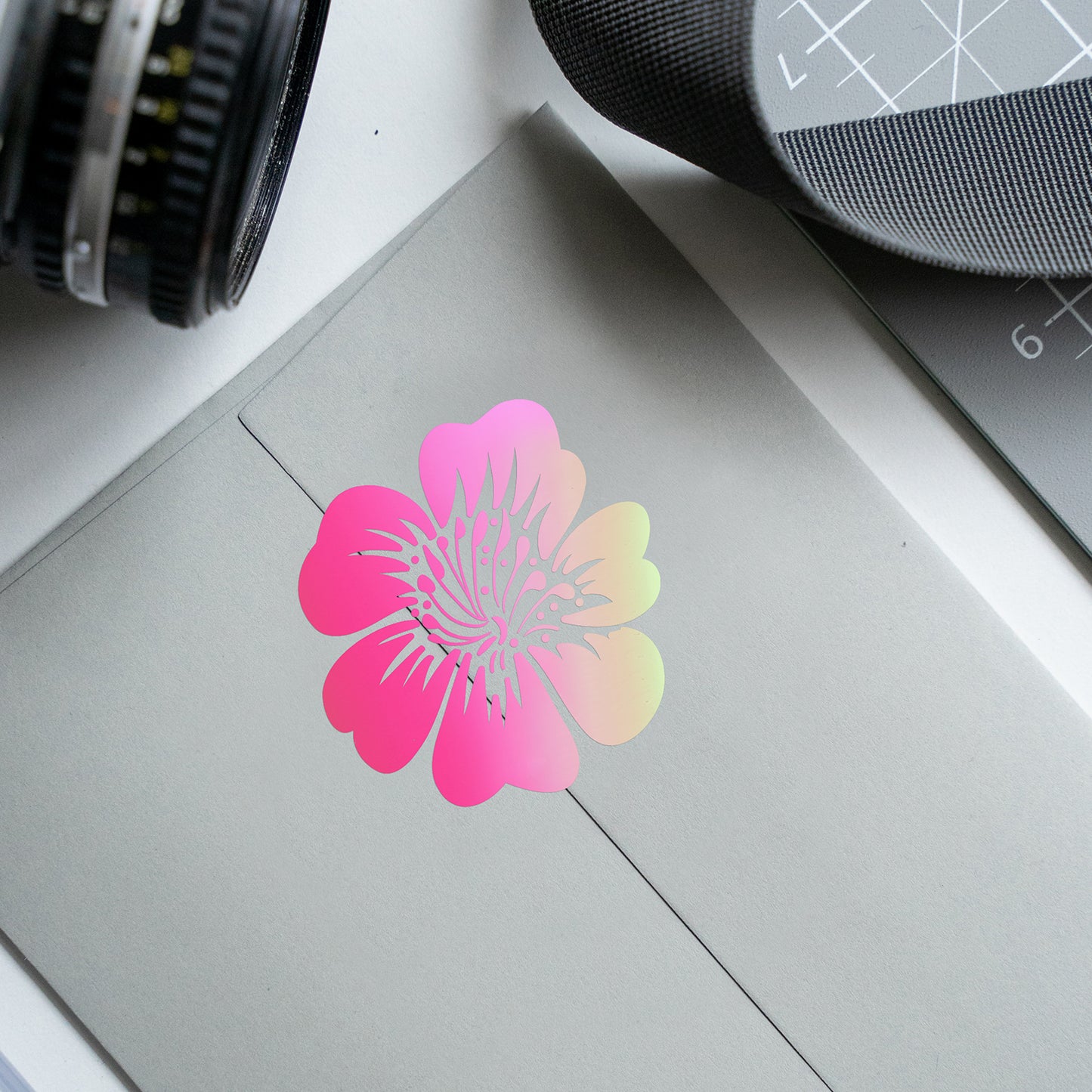 9.5" Holographic - Pink with Red Light