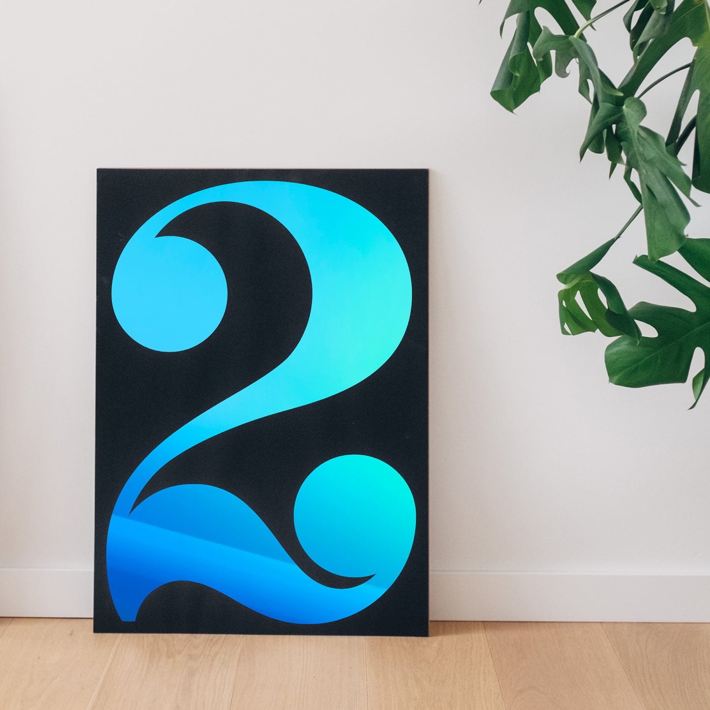 24" Holographic - Blue with Red Light